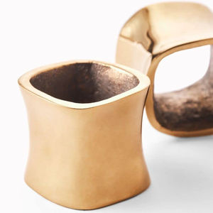 Juego de Anillos para Servilletas de Latón de Cuatro Piezas Hechos a Mano y Personalizados de TARGET WORLD, Modernos y Ecológicos, Porta Servilletas Metálicos para la Cena - Product Image 1