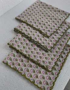 Serviettes de table réutilisables faites à la main vintage écologiques 100% coton Bord festonné vert Motif floral Mariages Fêtes Décoration de la maison - Product Image 6