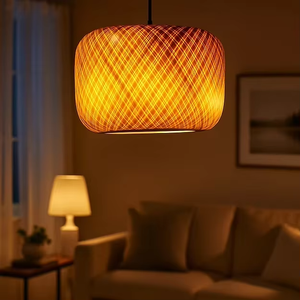 Lustre en bambou élégant avec des motifs tissés artisanaux parfaits pour la décoration intérieure contemporaine d'Inde - Product Image 1