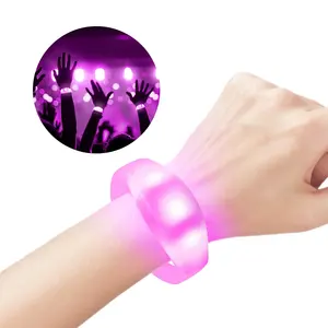 Nieuwe Technologieproducten Verlichten Armband Voor Vakantiefeest 3 Lampjes Relatiegeschenken Geleid Geluid Geactiveerd Polsbandje