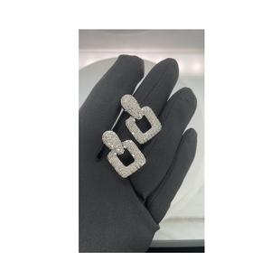 Nouvelle boucle d'oreille de luxe de conception de diamant de CVD avec des accessoires de luxe de bijoux en or blanc 14K - Product Image 1