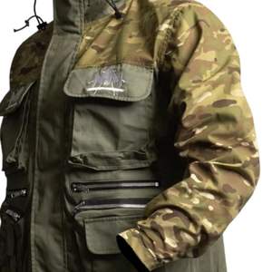 Veste utilitaire à capuche camouflage pour homme, design cargo tactique avec plusieurs poches pour un style de vie en plein air, veste de mode masculine - Product Image 6