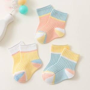 Chaussettes courtes décontractées en coton à blocs de couleur personnalisés pour enfants, douces, respirantes, tricotées, de haute qualité, pour le printemps - Product Image 1