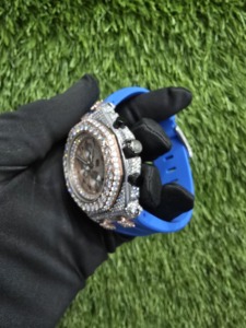 Reloj de Lujo para Hombre con Diamantes Moissanite VVS, Elegante Esfera Analógica de Cristal, Logotipo Personalizado, Caja Completamente Engastada - Regalo Perfecto para Él - Product Image 4