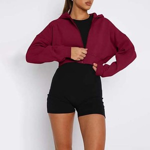Crop top et shorts zippés en coton 100% personnalisés pour l'hiver avec logo sur le devant - Product Image 2