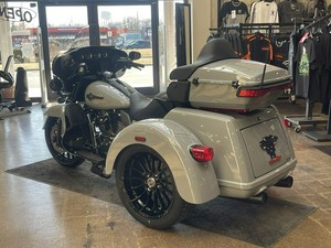 Compre con nosotros 2025-2026 H-a-r-l-e-y-D-a-v-i-d-s-o-n 1868cc V2 4-Stroke Tri Glide moto Ultra Trike Listo Para Exportar - Product Image 6