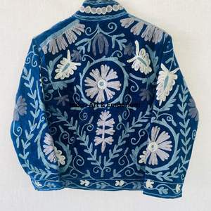 Chaqueta Suzani India Hecha a Mano, Chaqueta Corta Bordada a Mano, Abrigo Unisex, Chaqueta Corta Suzani Hecha a Mano - Product Image 6