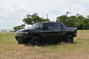 GMC Hummer-EV 3X Pickup CREW PICKUP ÉLECTRIQUE À TROIS RÉSEAUSSURES MOTRICES 2024 - Product Image 4
