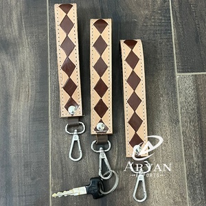 Cadeau promotionnel Logo personnalisé de la marque Conseil à carreaux Conception Gravure Bracelet Porte-clés Bracelet en cuir de vachette véritable Porte-clés - Product Image 1