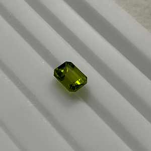 หินเพอริดอตเหลี่ยมเพชรพลอยทรงแปดเหลี่ยม100% แท้จากธรรมชาติสีเขียวทรงหลวมขนาดปรับเทียบสำหรับการใช้ทำเครื่องประดับ - Product Image 2