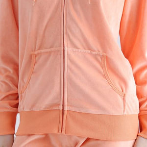 Chándales de terciopelo pesado de diseño personalizado de alta calidad para damas Producto de tendencia superior Chándal de terciopelo para mujer - Product Image 4
