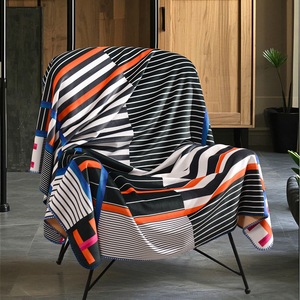 Europäischer Klassischer Stil Gewebte Kunstfell-Decke mit Karomuster, Gemütliche Weiche Warme Wurfdecke für Sofa, Couch, Bett, Haushalt - Product Image 4