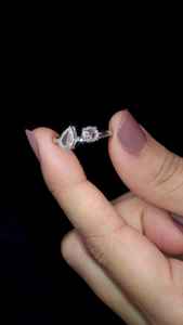 Anillo de Boda Personalizable con Moissanita Original en Corte Pera para Mujer, Plata de Ley 925 con Baño de Rodio, Joyería Fina, Regalo para Pareja - Product Image 2