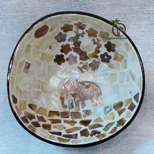 Cuenco lacado de color artesanal de Vietnam Cuenco lacado con cáscara de coco - Product Image 2