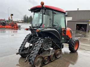 Tractor M8540NPK 2011 - Tractor Utilitario de Alto Rendimiento para Agricultura Profesional - Product Image 2