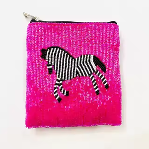 Pochette perlée brodée Vacay Porte-monnaie de créateur Mini porte-monnaie multi-rangement par MD HANDICRAFTS - Product Image 1