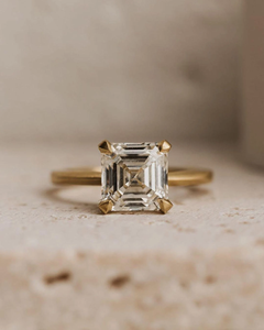 Anillo de Compromiso Solitario con Diamante de Laboratorio de 2 Quilates, Corte Asscher, Certificado IGI, Oro Sólido de 14K - Product Image 3