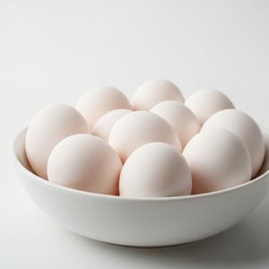 Choix populaire d'oeufs de poule frais coquilles brunes et blanches approvisionnement en vrac d'élevage sain prêt pour les acheteurs internationaux - Product Image 4