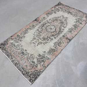 Tapis turc à accents orientaux 3,2x6,4 pieds, tapis en laine rose vintage - Product Image 2