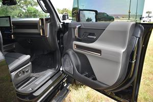 GMC Hummer-EV 3X Pickup CREW PICKUP ÉLECTRIQUE À TROIS RÉSEAUSSURES MOTRICES 2024 - Product Image 5