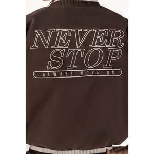 แจ็คเก็ตหนังแท้ทรงปกติ MN-JKT-WS24-072 ผ้าแคนวาสปักลาย ปิดกระดุมแบบซิป ไซส์ XS กันน้ำ ย้อมสีพื้นเคลือบผิว - Product Image 4