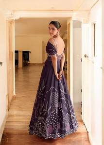 Traje de Sharara de seda banarsi de tela pesada moderna de diseñador étnico indio y pakistaní - Product Image 2