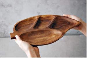 Plateau de service en bois en forme de feuille, plateau décoratif en bois divisé pour les collations, les fruits secs, les desserts - Product Image 3