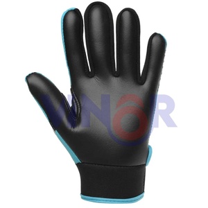 Gants de football gaélique personnalisés fabriqués au Pakistan, confortables, respirants, en cuir, imprimés à la mode, à bas prix, pour la vente en ligne - Product Image 5