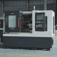 Centre d'usinage CNC robuste, portée de 700 mm, mandrin de 8 pouces, avec tourelle BMT55 LK-200MY
