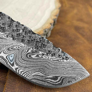 Couteau Skinner en acier damas de luxe Design ergonomique manche en bois pour dépouiller Field Dressing Couteau de camping polyvalent - Product Image 6