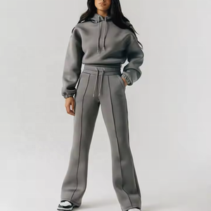 Pantalon de survêtement évasé 100% coton respirant taille haute en éponge française Pantalon de survêtement ample imprimé à taille élastique avec logo personnalisé pour femmes - Product Image 4