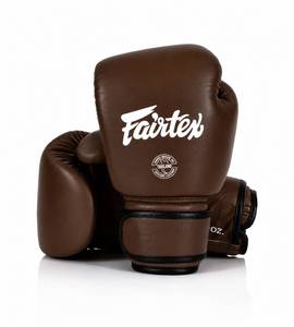 ถุงมือชกมวย Fairtex หนังแท้สีน้ำตาลคุณภาพสูง น้ำหนักเบา ปรับแต่งโลโก้ได้ พร้อมเชือกผูก สำหรับฝึกซ้อมและแข่งขัน MMA มวยไทย - Product Image 1