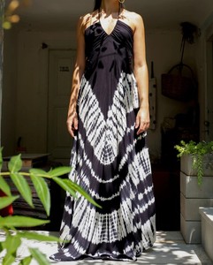 ชุดเดรสยาวสำหรับผู้หญิงลายมัดย้อมผ้าเรยอนสำหรับฤดูร้อนชุดเดรสยาวเปลือยหลังคอชุดเดรสยาวสำหรับใส่ไปทะเลและวันหยุดแขนกุด - Product Image 1