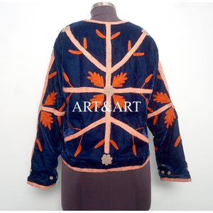 Veste matelassée en coton régulier, brodée de motifs floraux Suzani en velours de luxe, pour femmes, fabriquée à la main, style bohème chic, écologique, séchage rapide, haute qualité - Product Image 5