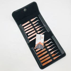 Pinzas de extensión de pestañas recubiertas personalizadas Punta Lisa Herramientas de belleza de acero inoxidable con caja de logotipo de impresión personalizada y opciones de color - Product Image 5