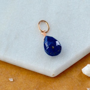 Colgante de Piedra Natal de Lapislázuli en Forma de Lágrima, Gema Azul de Diciembre, Chapado en Oro Rosa, Joyería Delicada Hecha a Mano - Product Image 1