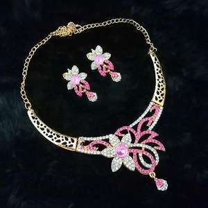 Kriaa สร้อยคอชุบทองหินออสเตรีย1108531ชุดเครื่องประดับชั้นดี - Product Image 1