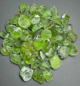 Piedras preciosas de peridoto de grado facetado en bruto natural Piedras sueltas de grado premium para joyería y coleccionistas - Product Image 4
