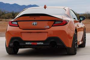 LISTO PARA ENVIAR - USADO, VOLANTE A LA IZQUIERDA |   CONDUCCIÓN DERECHA |   2023 T O Y O T A |   GR86 EDICIÓN ESPECIAL DEL DÉCIMO ANIVERSARIO - Product Image 2