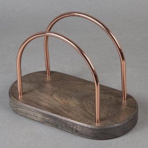 Porte-serviettes en métal classique fait à la main Design artistique durable rustique idéal pour la table à manger la maison et les espaces de bureau - Product Image 1