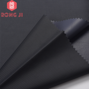 <span class=keywords><strong>Tissu</strong></span> imperméable en PVC teint en fil 100% polyester, épaisseur 0,18 mm, fonction personnalisée, <span class=keywords><strong>pour</strong></span> imperméable - Product Image 3