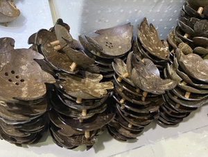 Porte-savon artisanal en coquille de noix de coco pour maisons écologiques, support à savon en matériau naturel idéal pour un style rustique A - Product Image 5