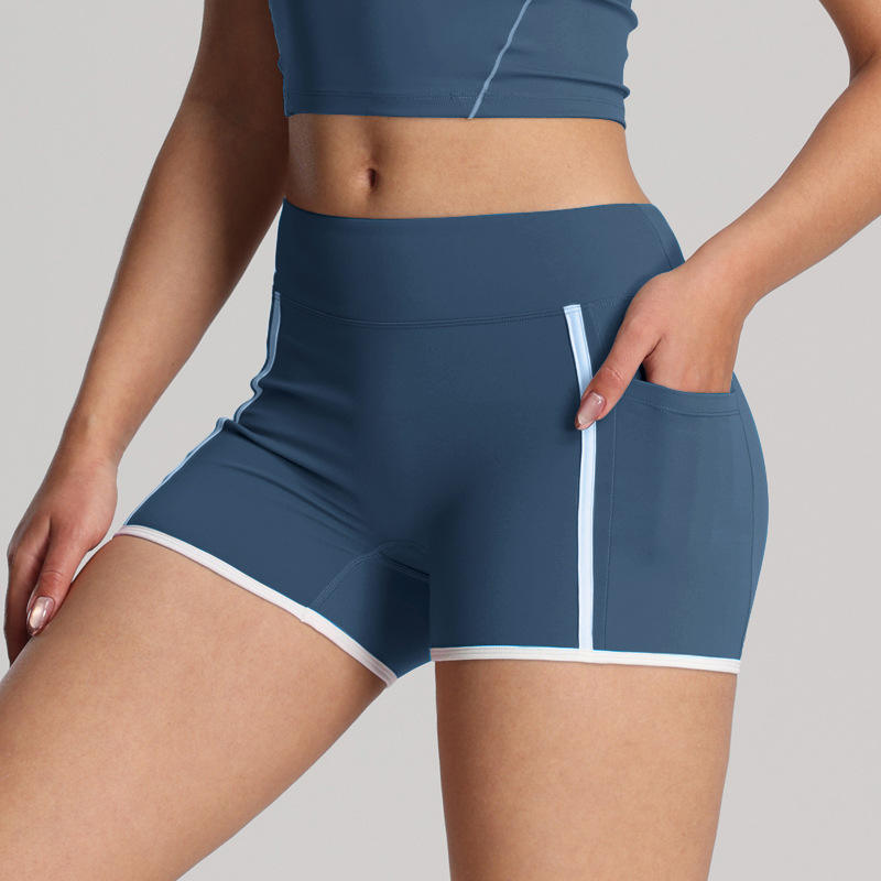 กางเกงขาสั้นสีฟ้า