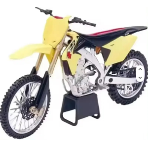 Motos tout-terrain RMZ450 2024 4 temps 449 cm³ avec transmission à 5 vitesses et moteur sans balais - Product Image 1