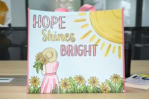 Bolsas de Compras Personalizadas al por Mayor con Logotipo, Reciclables, Plateadas, Doradas, con Laminación Metálica, Sin Tejido, con Asas, Fábrica Vietnamita, Marca CENPLAS - Product Image 6