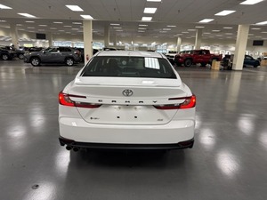 NOUVELLE OFFRE POUR UN VÉHICULE CAMRY SEDAN 2025 À FAIBLE KILOMÉTRAGE (D'OCCASION) - Product Image 1