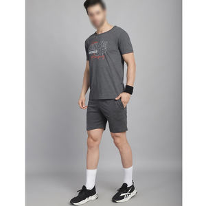 ชุดเสื้อยืดแนวสตรีทสำหรับผู้ชายบริการ OEM ระบายอากาศได้ดีมีดีไซน์ตามสั่ง - Product Image 4