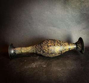 Jarrón de latón decorativo vintage con diseño floral acrílico esmaltado negro y dorado decoración del hogar o regalo de metal precio razonable - Product Image 4