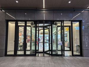 Venda Quente 2026 Novo Estilo Porta Revolvente Automática em Liga de Alumínio para Edifícios Comerciais - Product Image 5