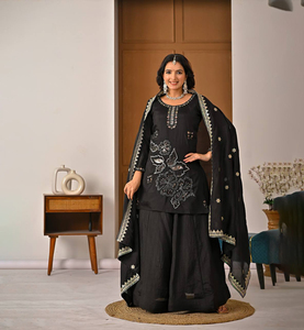 Nuevo Diseño Tradicional Negro para Fiesta de Invierno, Sharara con Bordado y Lentejuelas, Calidad Premium, Fusión Perfecta - Product Image 1